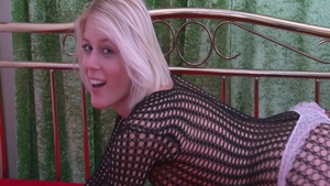 Blonde haired Sweet Cat homemade masturbation