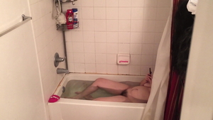Hairy roommate fucking in bath