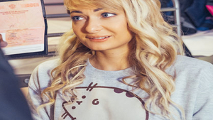 Russian Lola Jones having fun with Lucky Lutro threesome