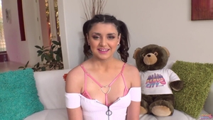 Brunette Leda Lotharia hair pulling