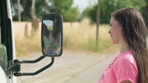 Teen chick Cassie Fire MMF video in HD