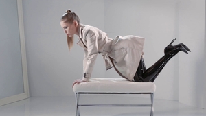 Skinny cougar takes a huge dildo