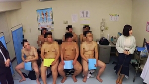 Fingering alongside japanese babe