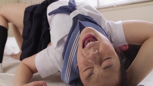 Petite asian teen chick rushes fucking hard