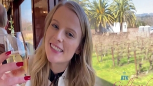 Wet Paris White pussy eating