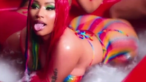 Large boobs Nicki Minaj twerking