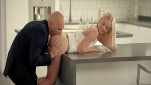 Pornstar Alex Grey ass to mouth