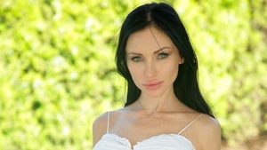 Long legs & piercing Sasha Rose licking ass outdoors