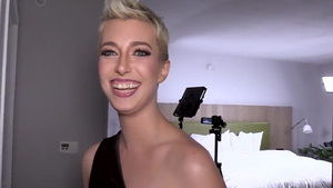 Short haired american Chica La Roxxx digs ass fucking HD