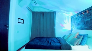 Solo young chick in lingerie fun with toys on webcam