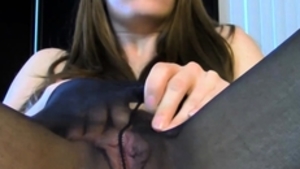 Amateur masturbation in pantyhose solo