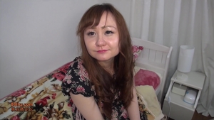 Japanese MILF wants fucking hard in HD