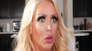 Curvy Alura Jenson pornstar riding a dick porn