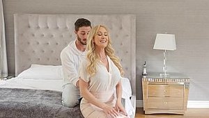Cum 4K: Massage in the bed american Brandi Love HD