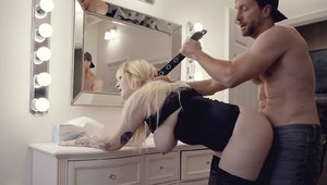 blonde Hadley Haze With large Natural love muffins Gives A oral-job sex And receives A Hard plow