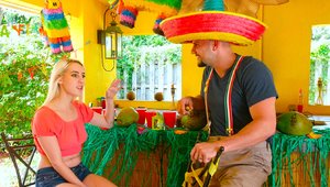 Luxury neighbor Cadence Lux need raw sex in shorts in HD