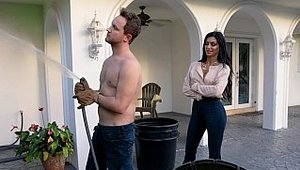 Milf Hunter - Van Wylde pounds Melissa Lynn outdoors