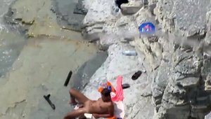 Amateur voyeur got her pussy smashed at the beach