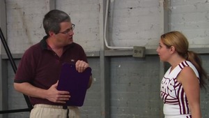 Pornstar Kiki Daire handjob